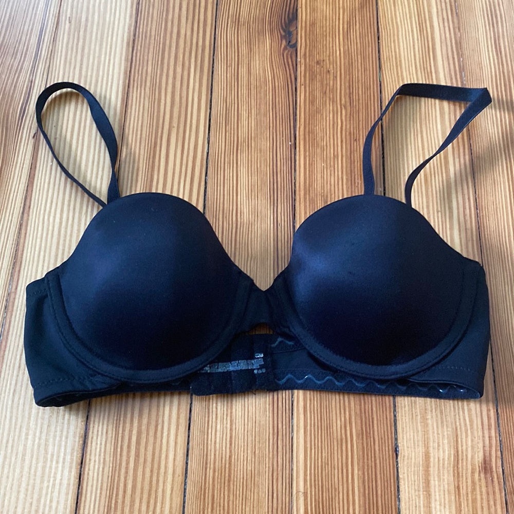 Like New Strapless Convertible Underwire Bra 32B